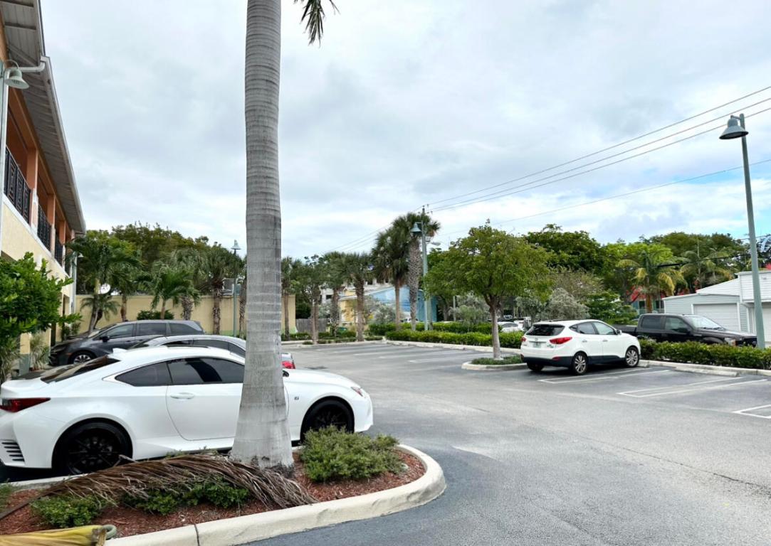 325 NE 2nd Avenue 102