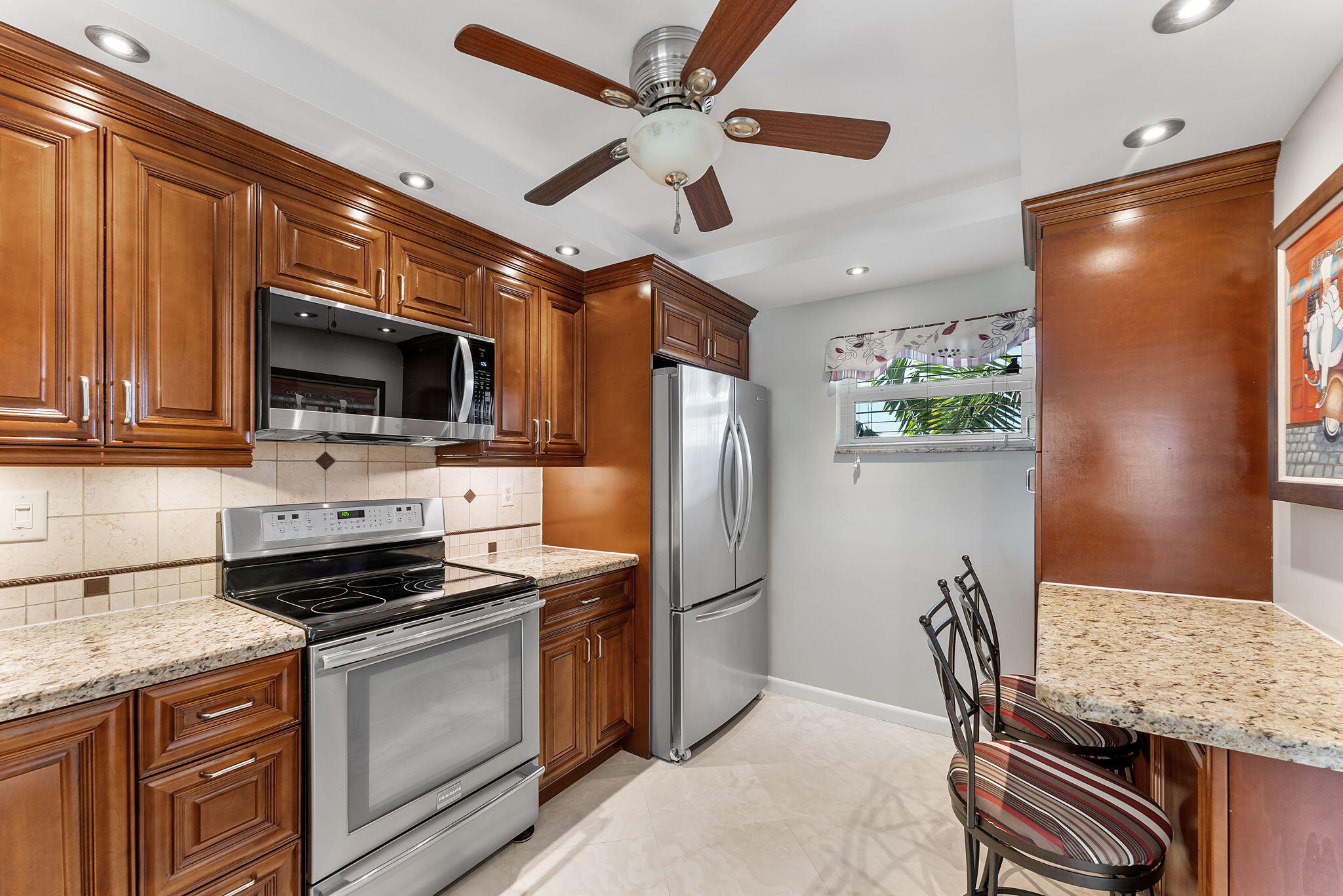 18TH HOLE AT INVERRARY CONDO - Residential