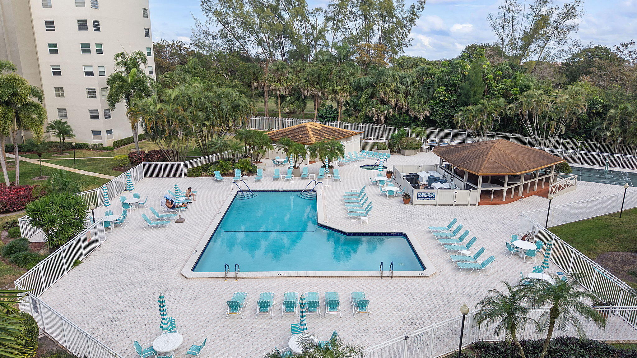 18TH HOLE AT INVERRARY CONDO - Residential