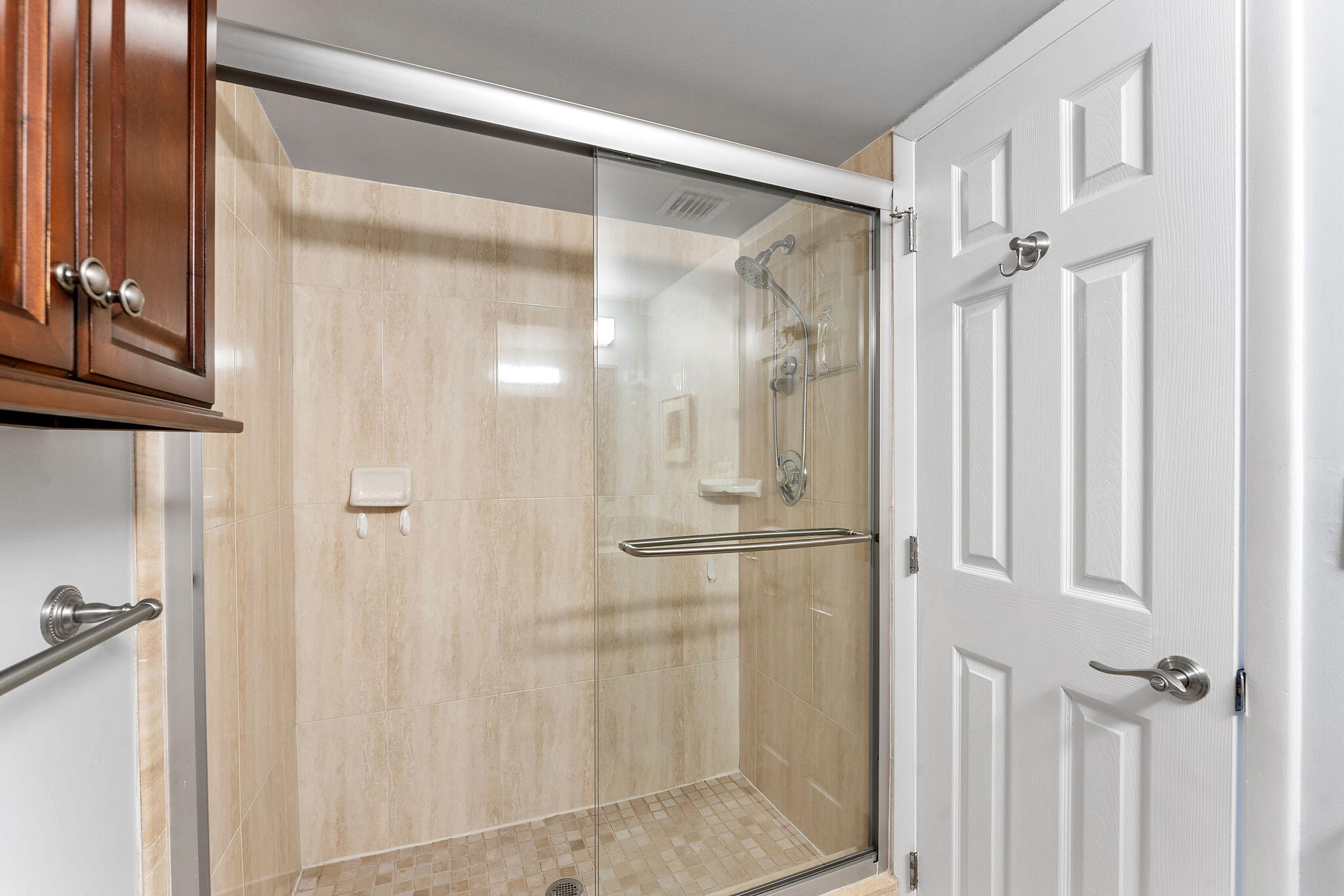 18TH HOLE AT INVERRARY CONDO - Residential