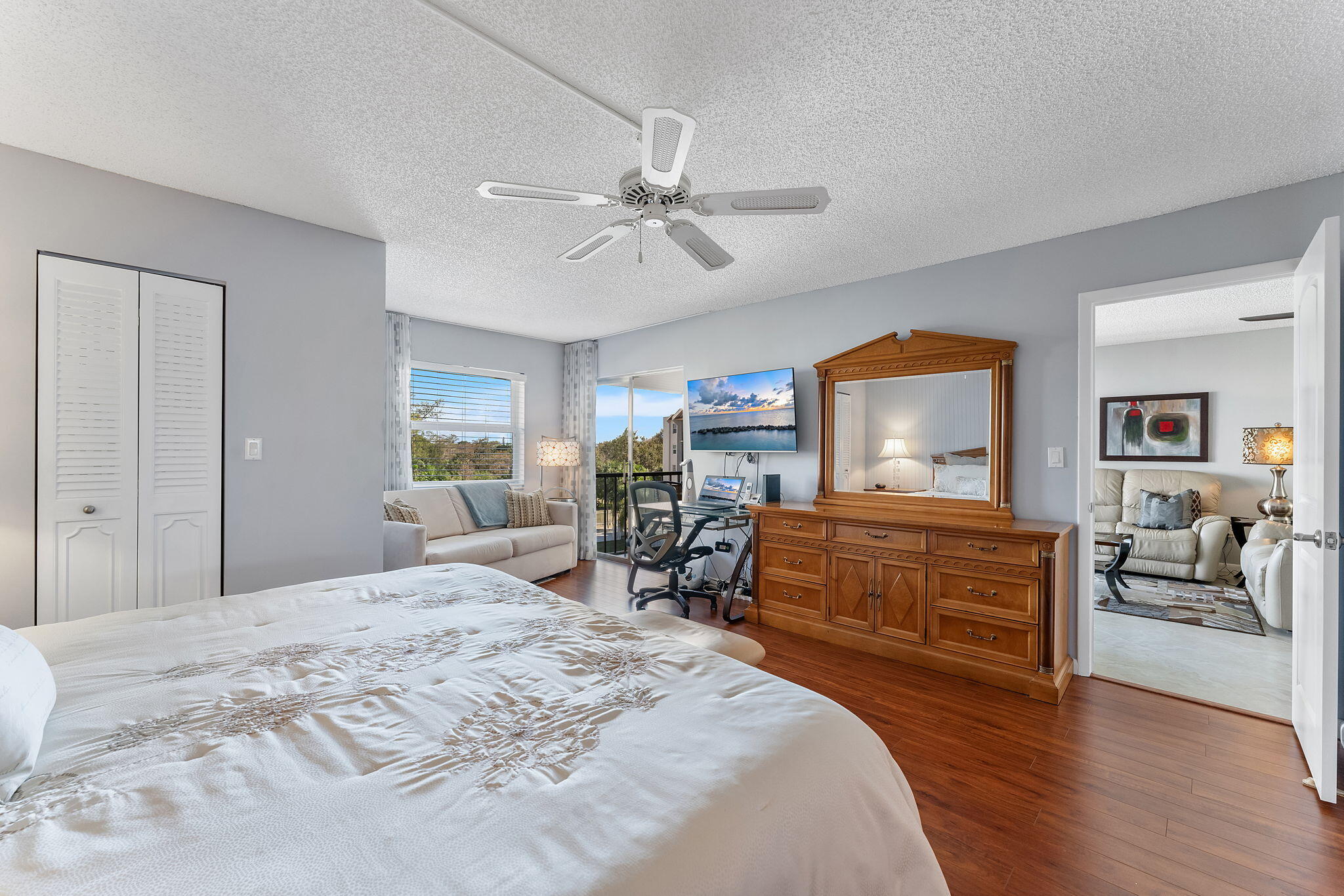 18TH HOLE AT INVERRARY CONDO - Residential