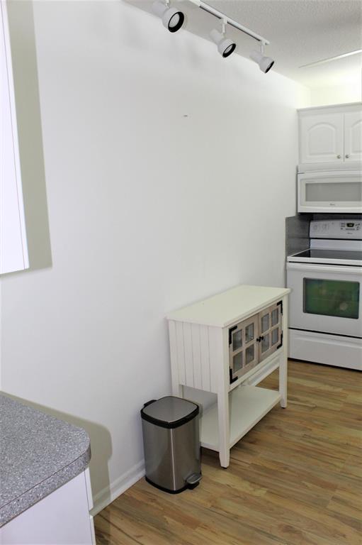 LIMETREE CONDO - Residential