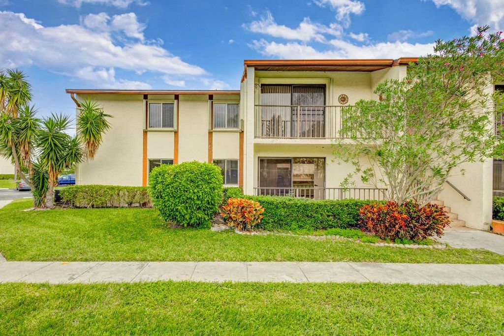 Photo of 4829 Sable Pine Circle #C1, West Palm Beach, FL 33417 (MLS # R10944670)