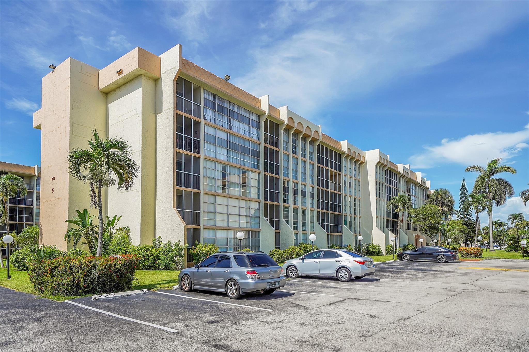 851 Three Islands Blvd 320