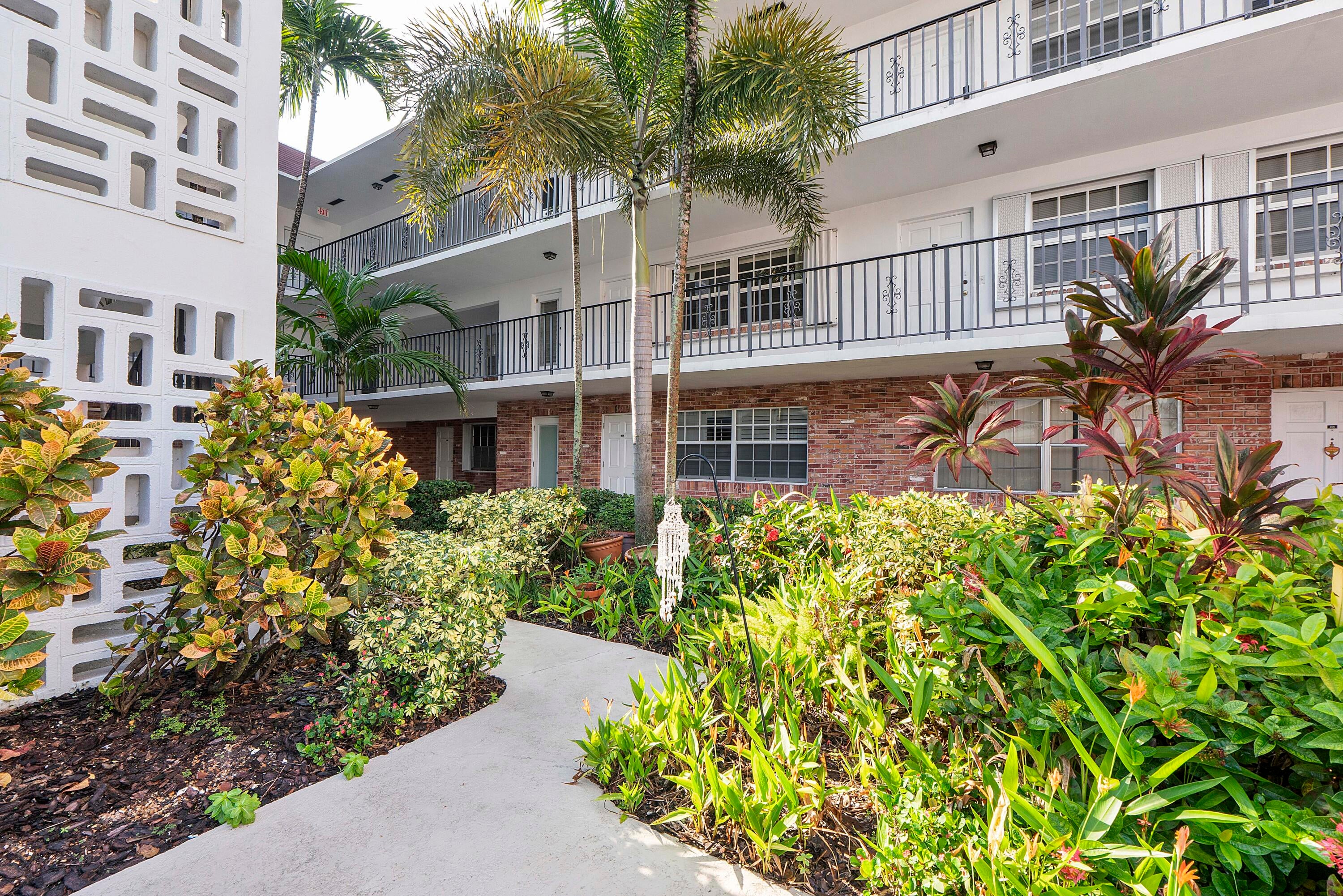 2424 NE 9th Street 305