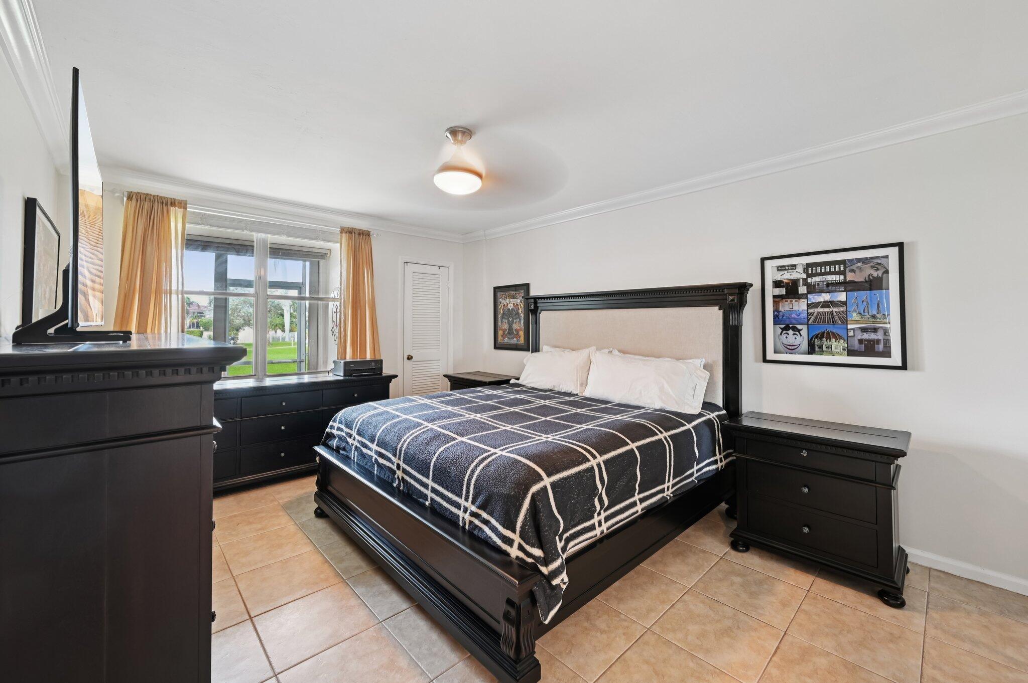 SEAGATE OF HIGHLAND CONDO - Residential
