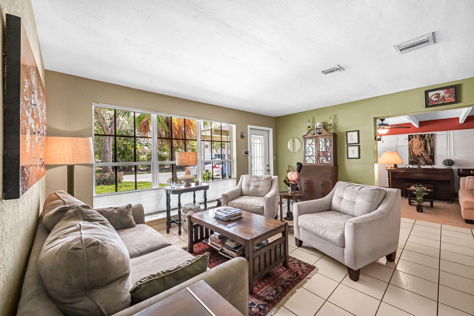 801 NW 26th St