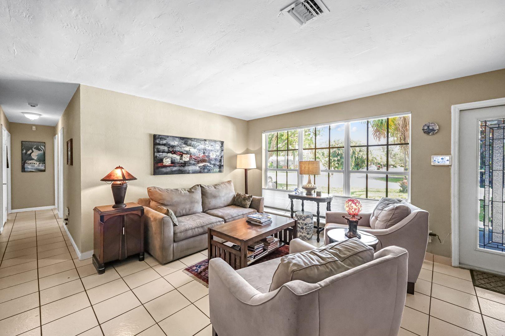 801 NW 26th St