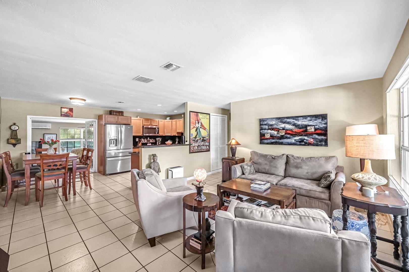 801 NW 26th St