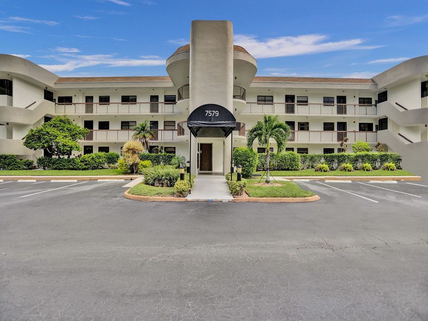 Pristine top-floor unit in the gated community of Bonaire at Woodmont. This fully updated gem features new stainless steel appliances, wood cabinets with quartz countertops, and water resistant laminate flooring throughout main areas and bedrooms. The kitchen is seamlessly connected to the living and dining area with a convenient pass-through. Enjoy breakfast in the cozy nook or make it your home office. Rest and relax in the generously sized primary suite with 3 closets, ensuite has dual vanities and linen shelving. Additional highlights include full-size washer & dryer, lots of storage, LED lighting, no popcorn ceilings, freshly painted. Large screened patio has a lovely view of the pool area. This prime location offers easy access to shopping, dining, golfing, and much more. A must see!