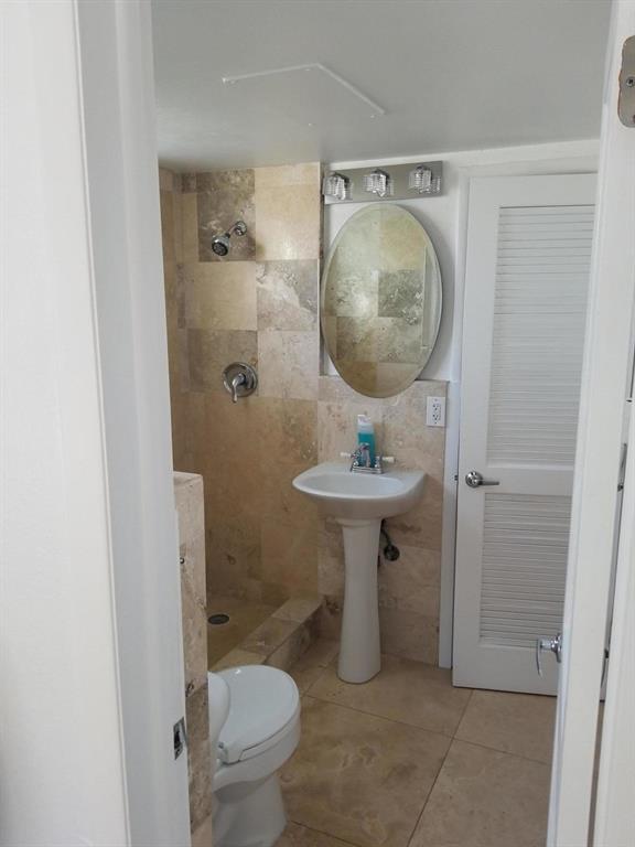 PALM BEACH SHORE ACRES - Residential Lease