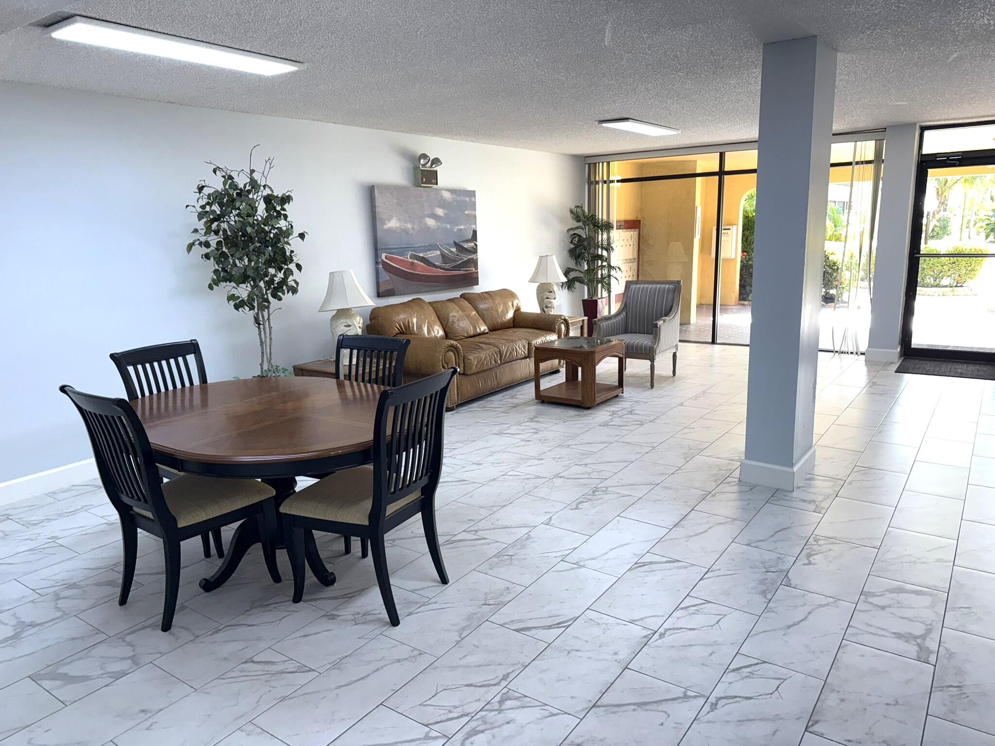 VISTA GARDENS I CONDO - Residential Lease