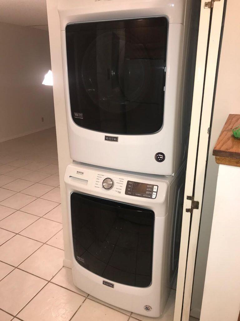 VISTA GARDENS I CONDO - Residential Lease