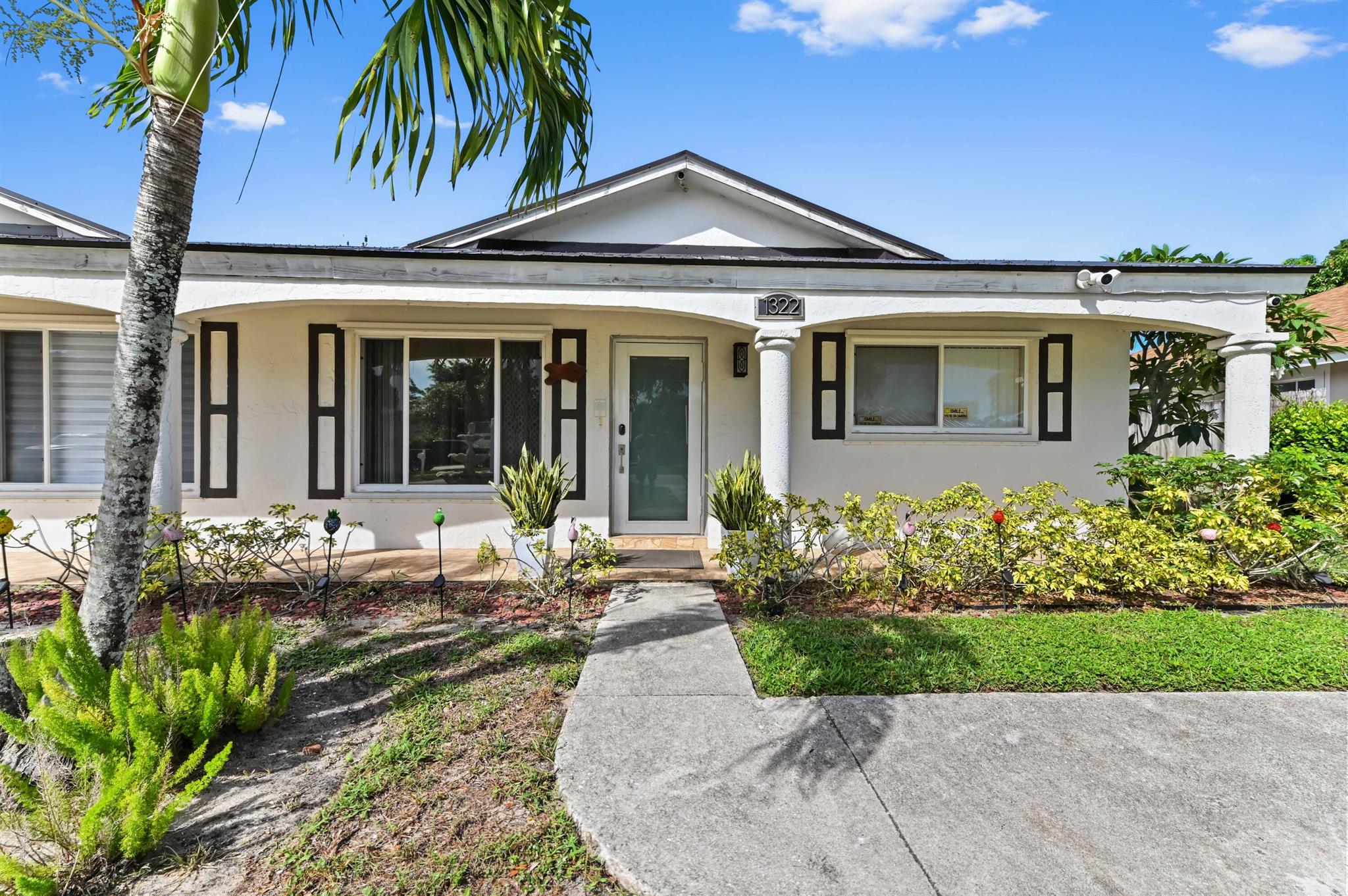 1320 Riverside Circle