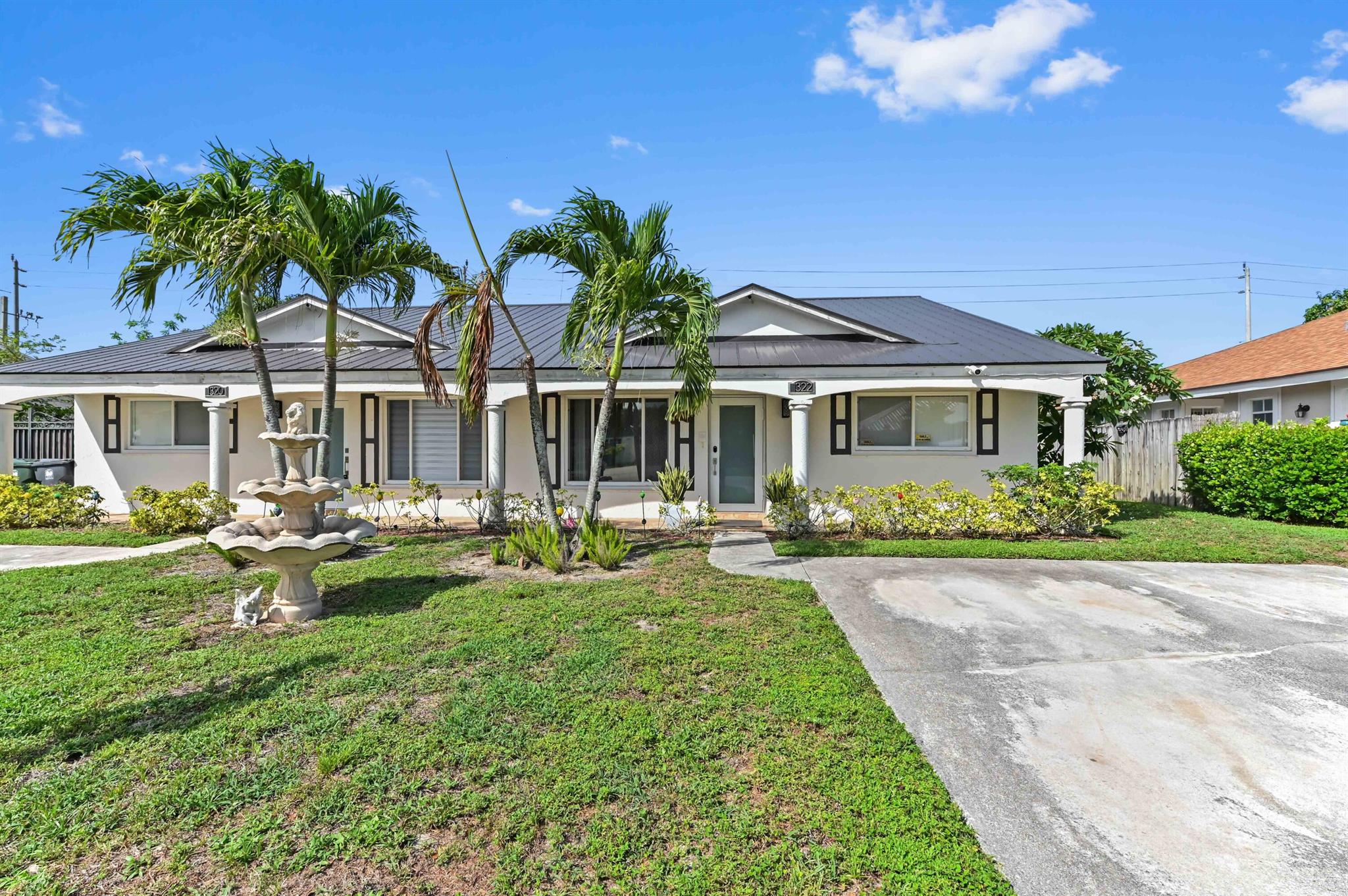 1320 Riverside Circle