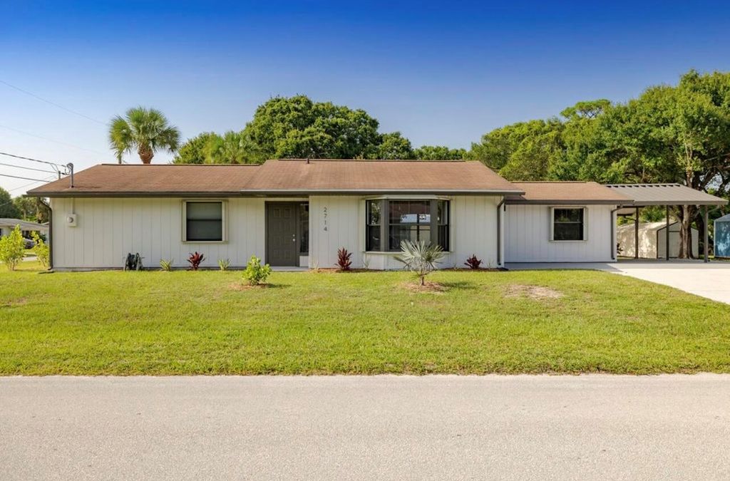 Photo of 2714 Rhode Island Avenue, Fort Pierce, FL 34947 (MLS # R11104852)