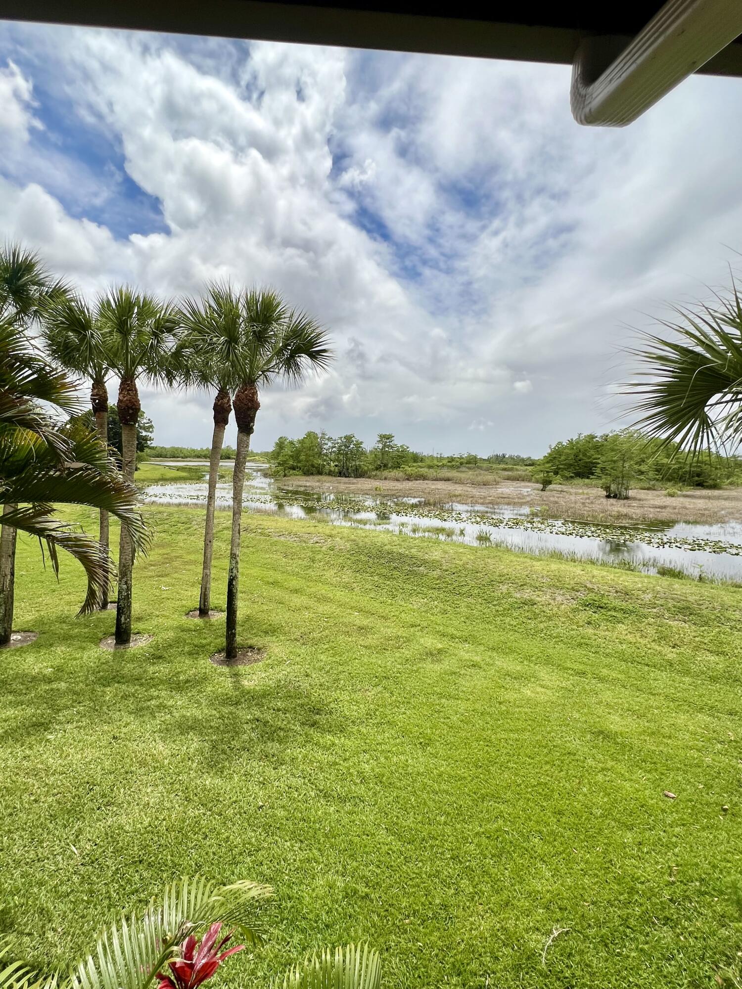 DUNBAR WOODS CONDO I II AND III IN OR4410P782, - Residential