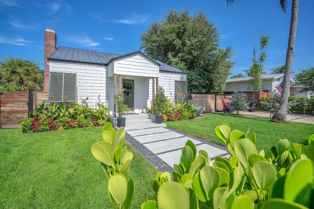 Photo of 1402 North N Street, Lake Worth, FL 33460 (MLS # R11113638)