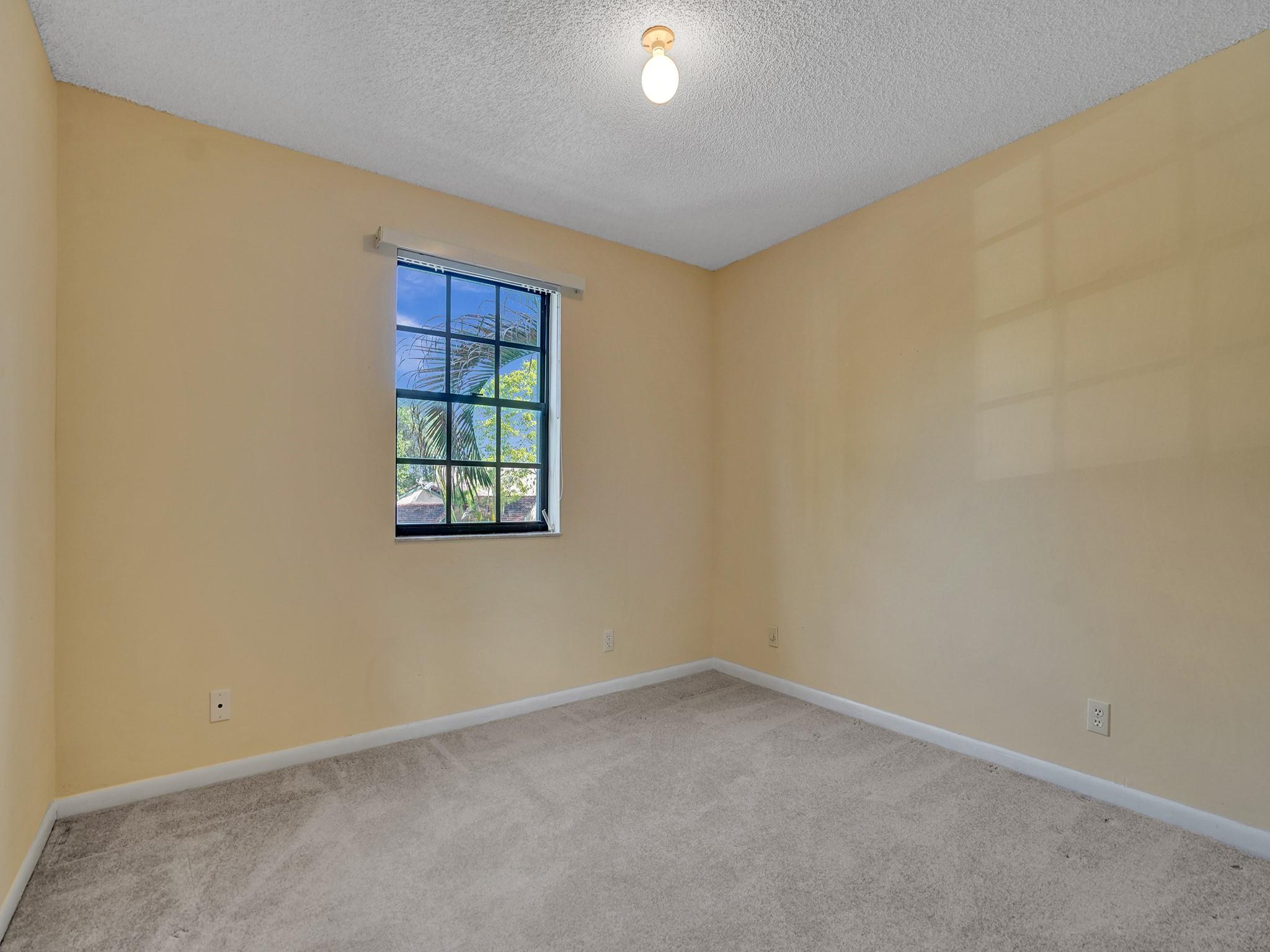 LAKEVIEW COURTS AT JACAR - Residential