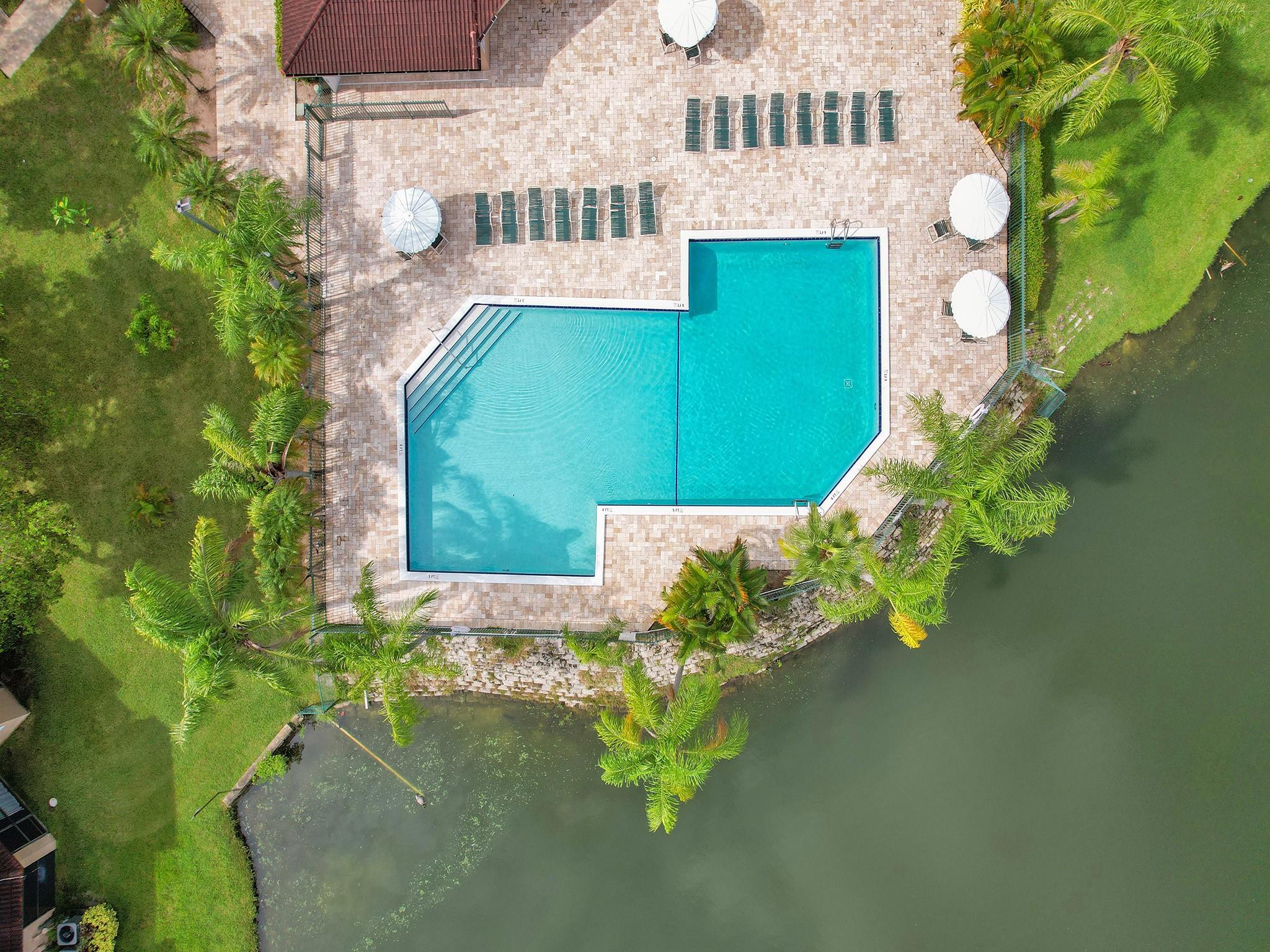 LAKEVIEW COURTS AT JACAR - Residential