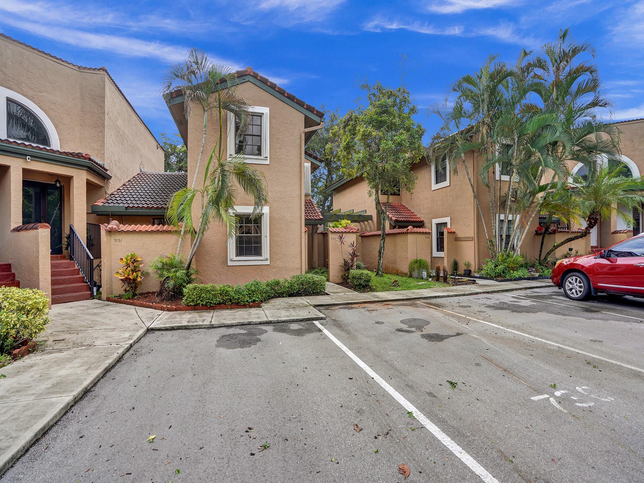 LAKEVIEW COURTS AT JACAR - Residential