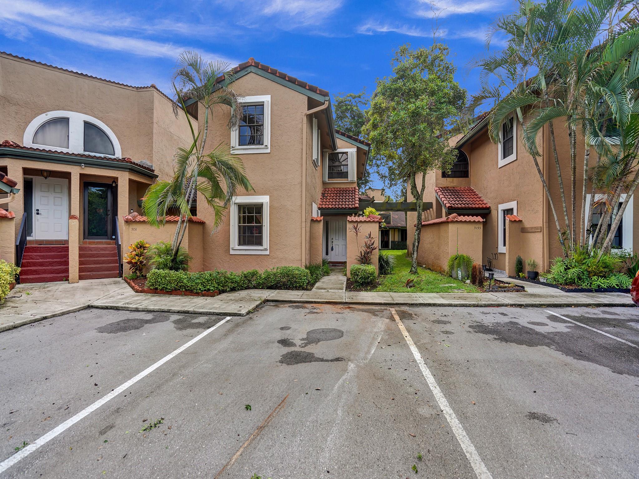 LAKEVIEW COURTS AT JACAR - Residential