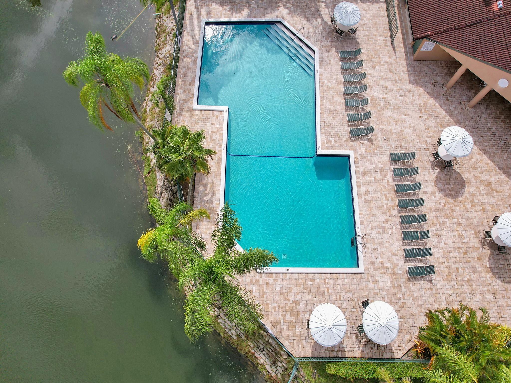 LAKEVIEW COURTS AT JACAR - Residential