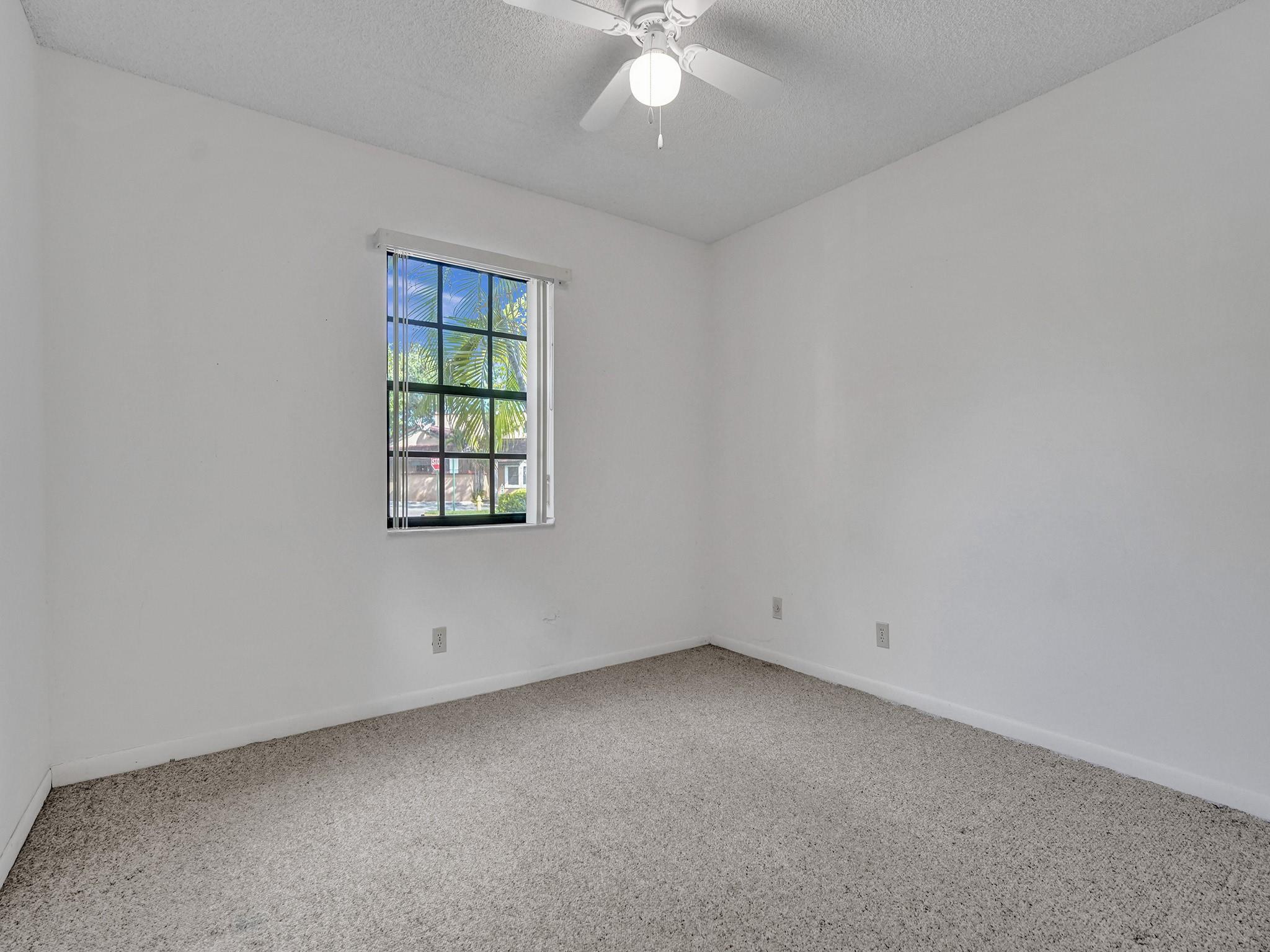 LAKEVIEW COURTS AT JACAR - Residential