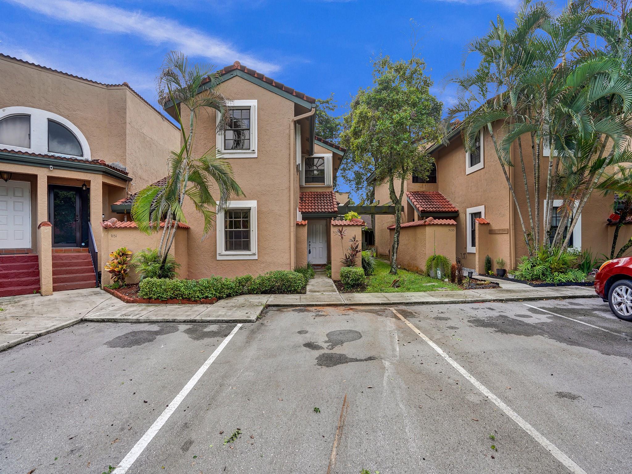 LAKEVIEW COURTS AT JACAR - Residential