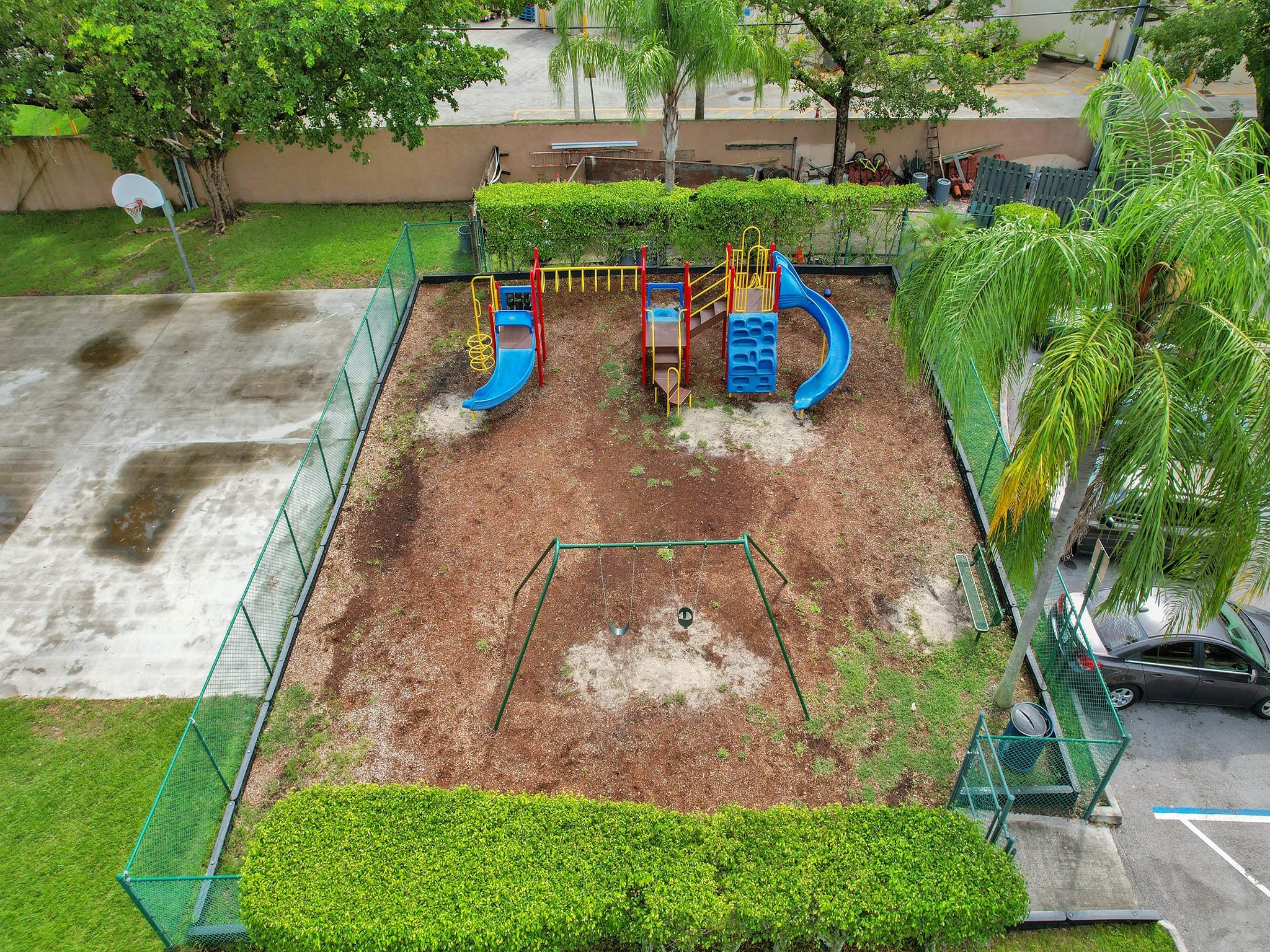 LAKEVIEW COURTS AT JACAR - Residential