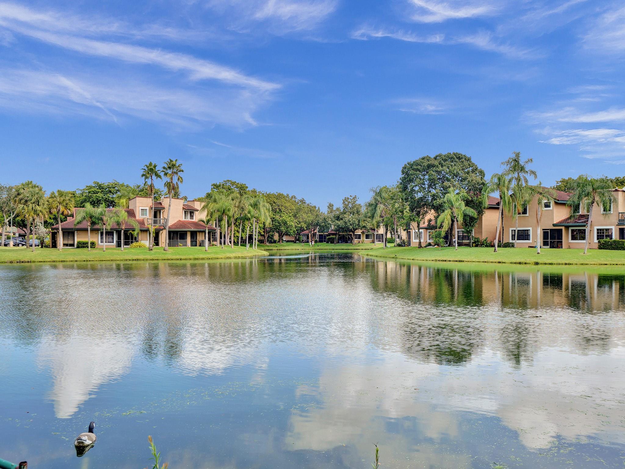 LAKEVIEW COURTS AT JACAR - Residential
