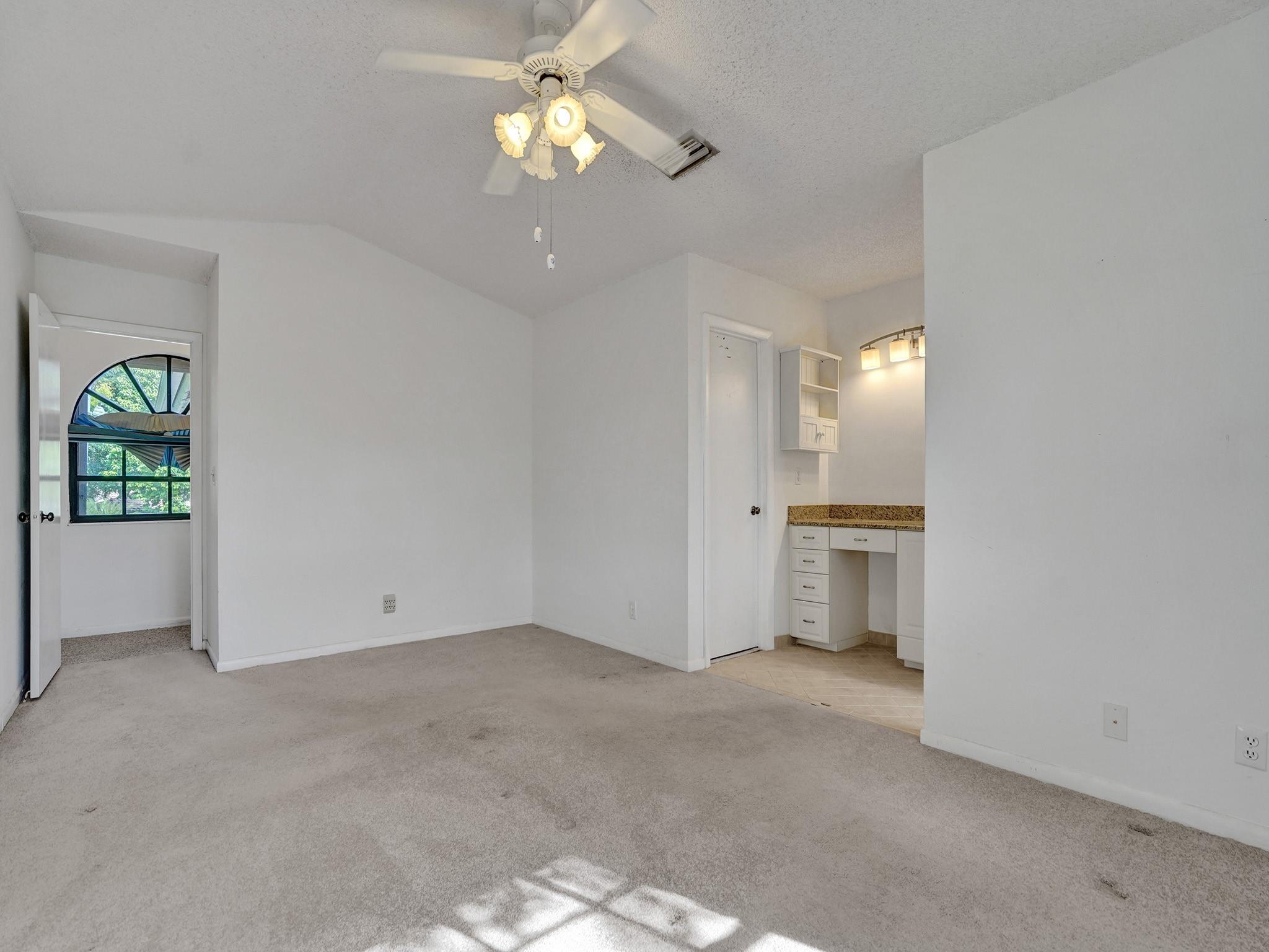 LAKEVIEW COURTS AT JACAR - Residential