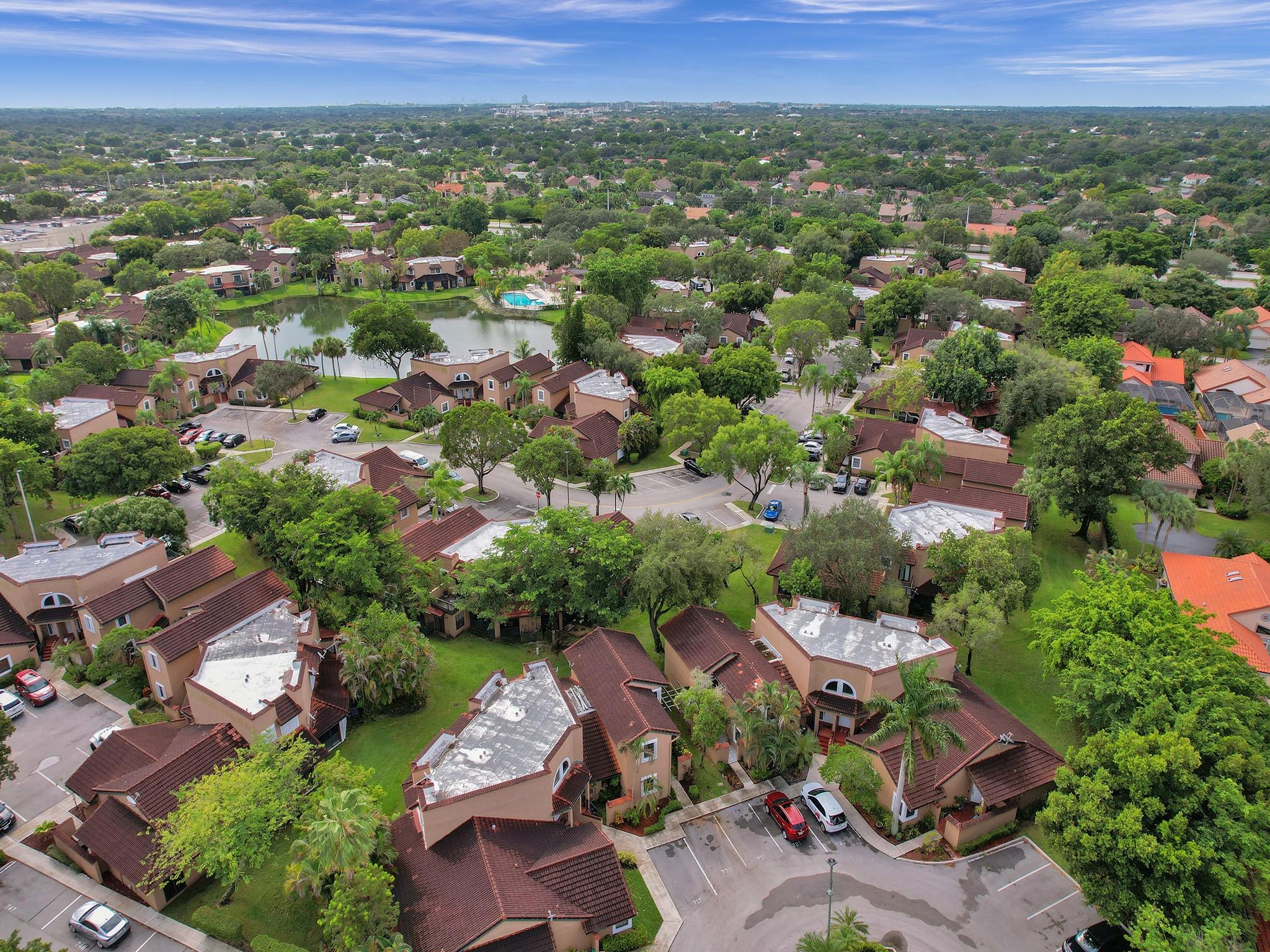 LAKEVIEW COURTS AT JACAR - Residential