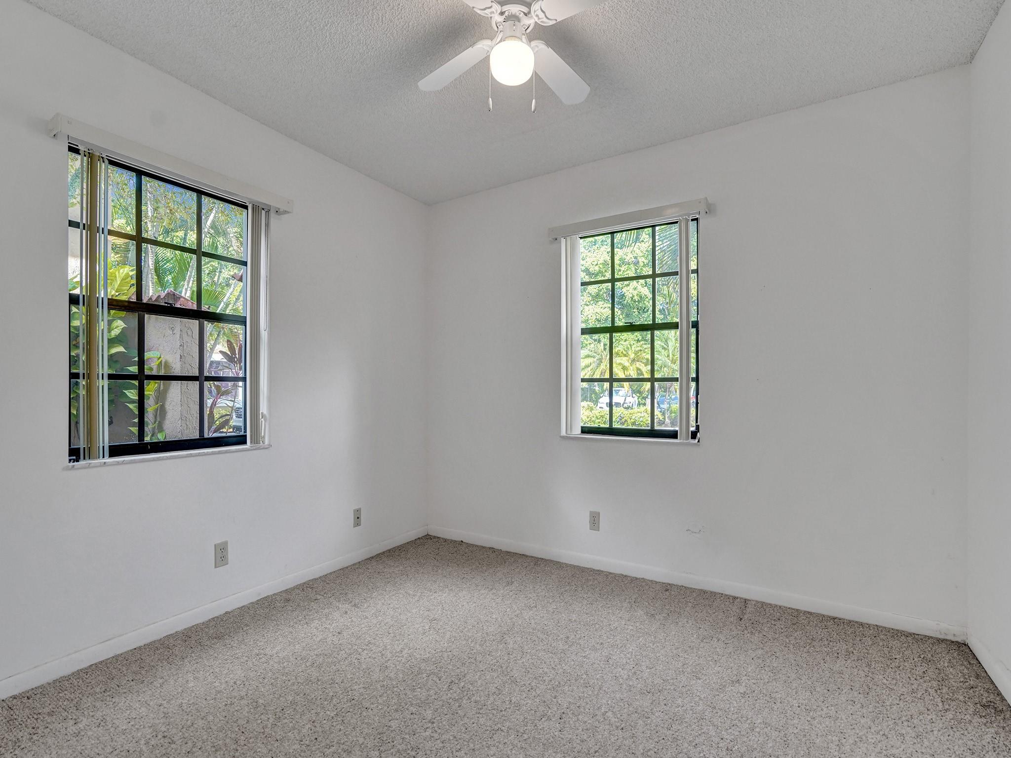 LAKEVIEW COURTS AT JACAR - Residential