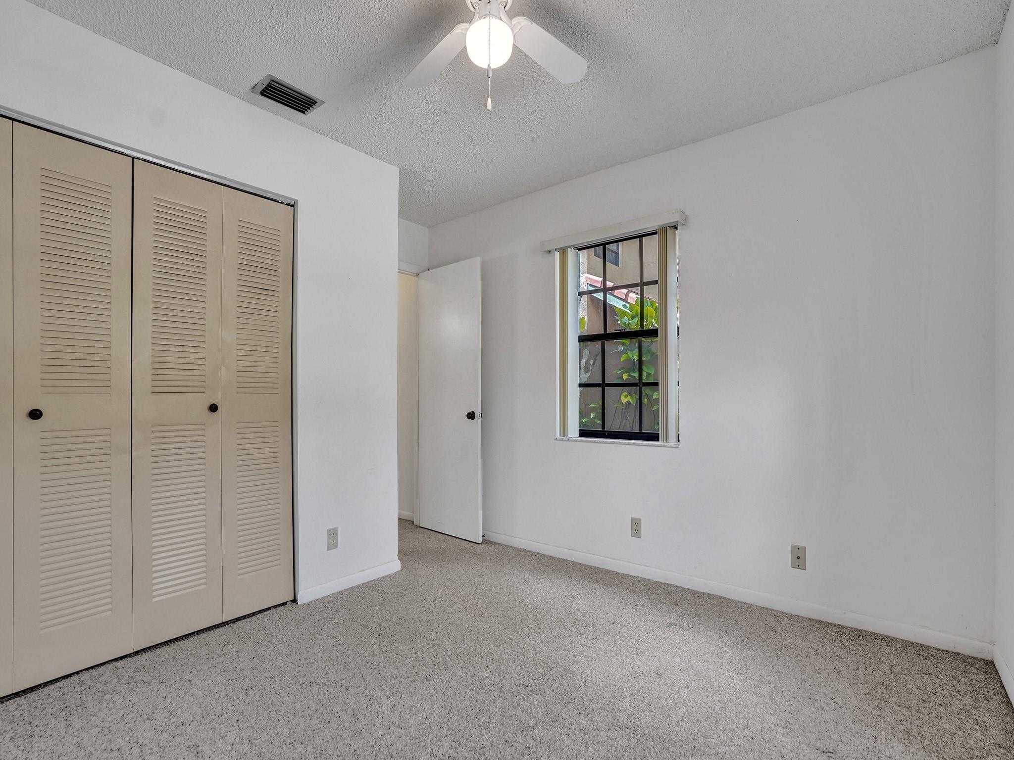LAKEVIEW COURTS AT JACAR - Residential
