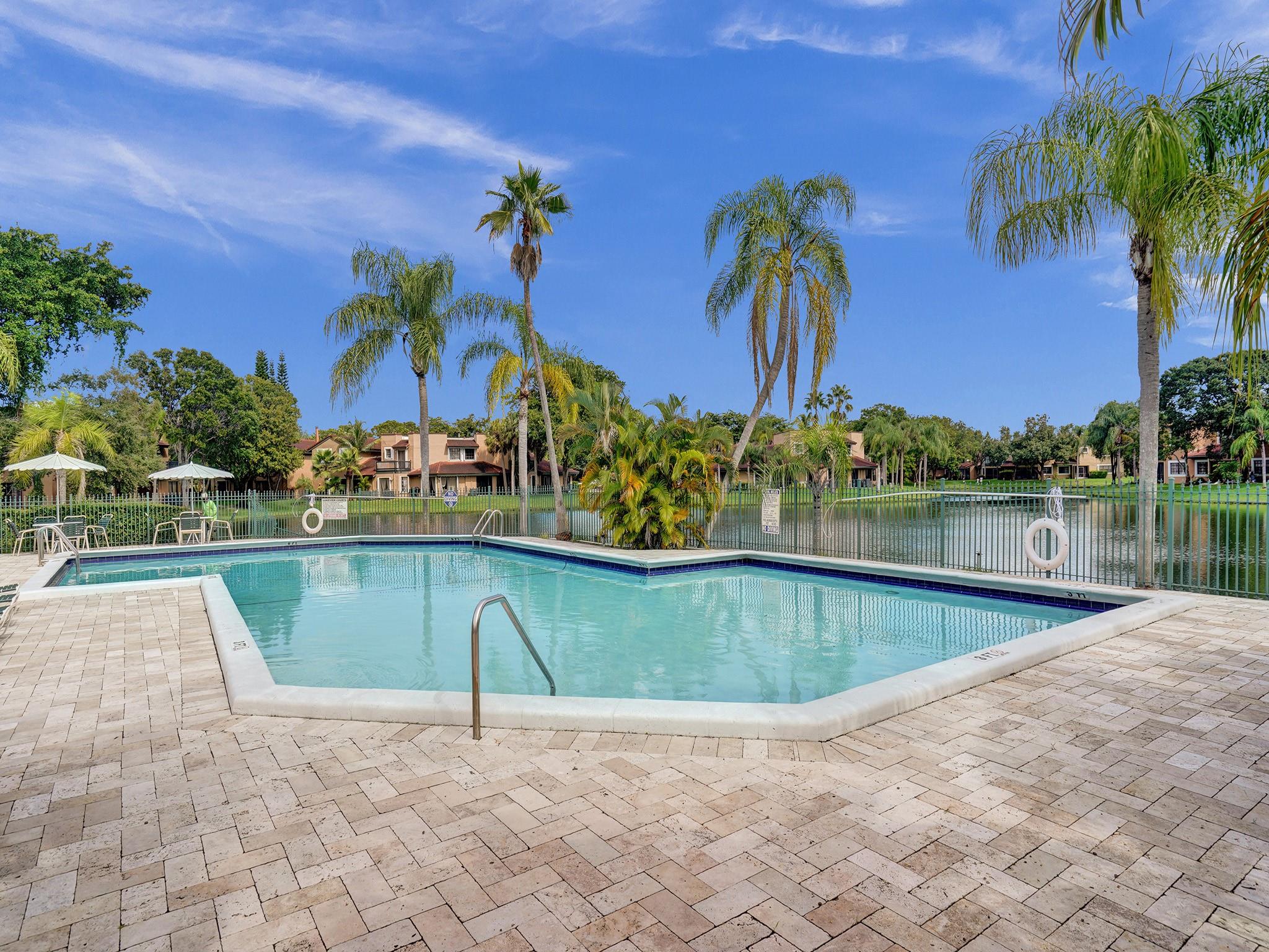 LAKEVIEW COURTS AT JACAR - Residential