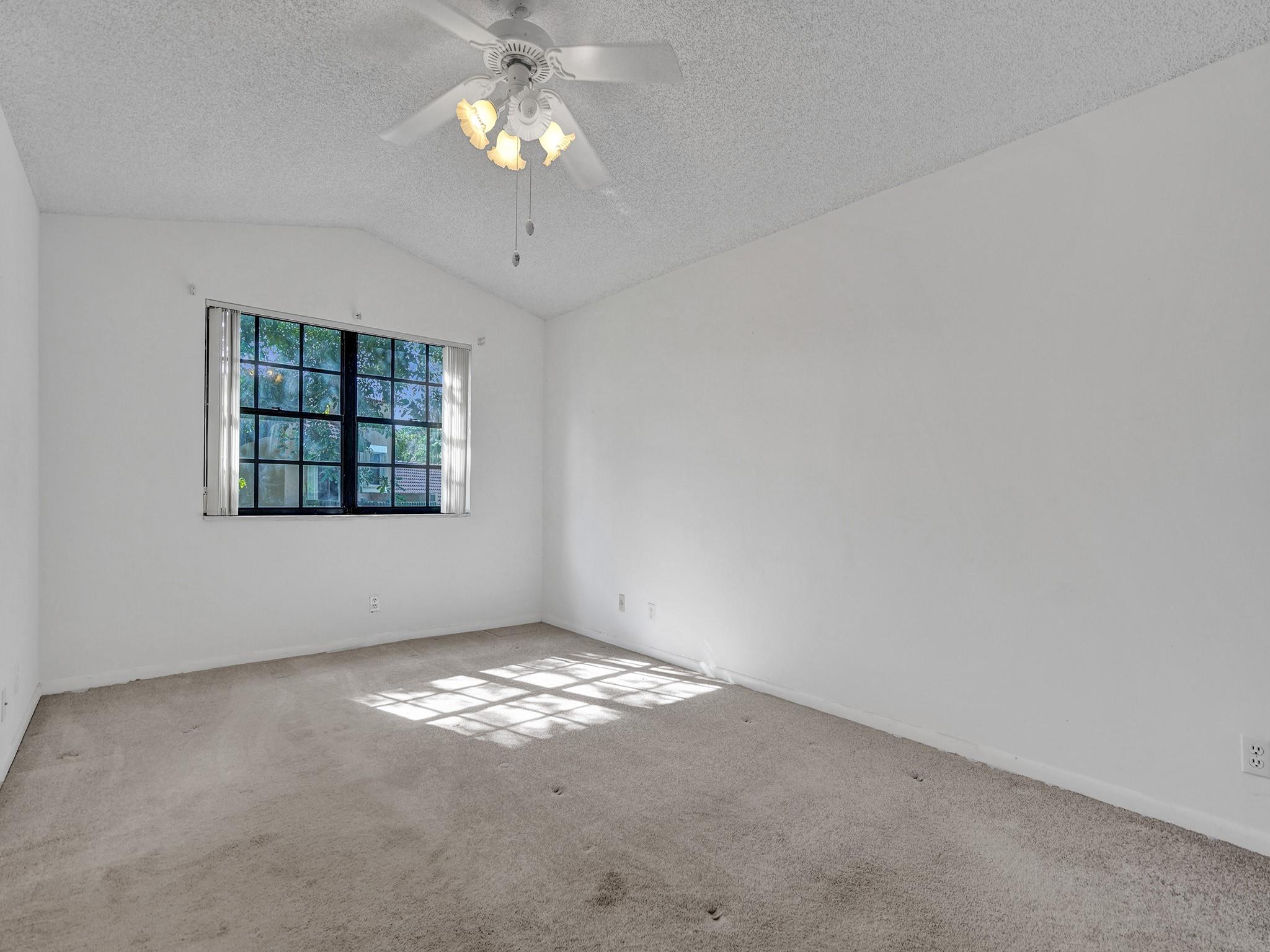 LAKEVIEW COURTS AT JACAR - Residential