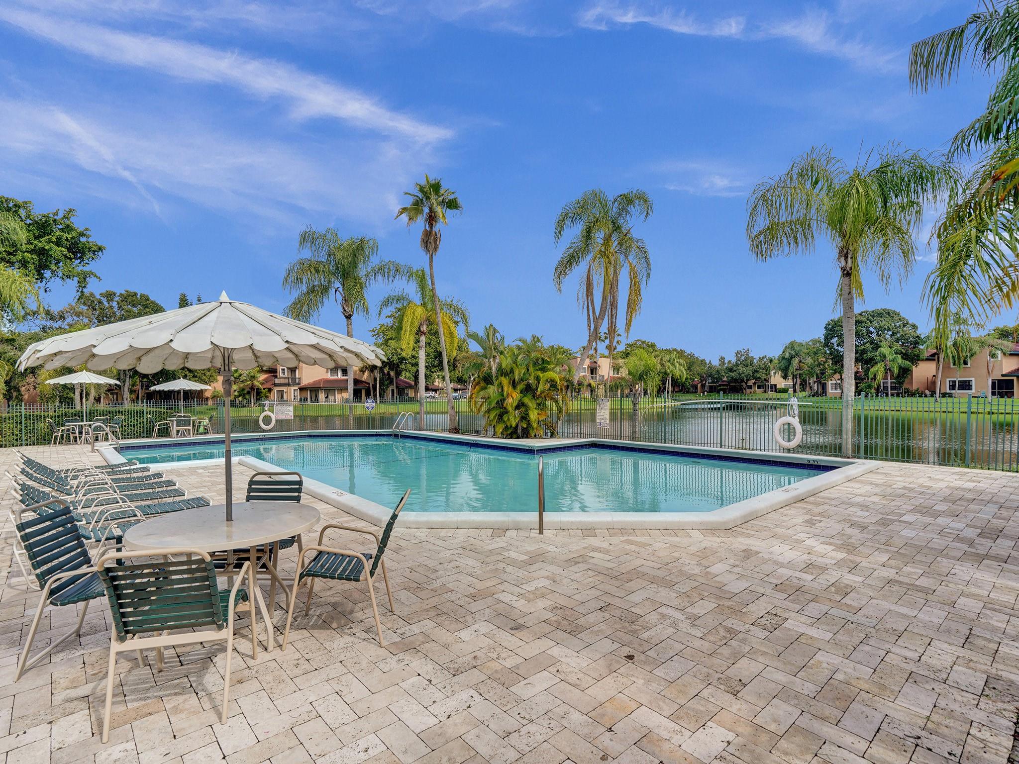 LAKEVIEW COURTS AT JACAR - Residential