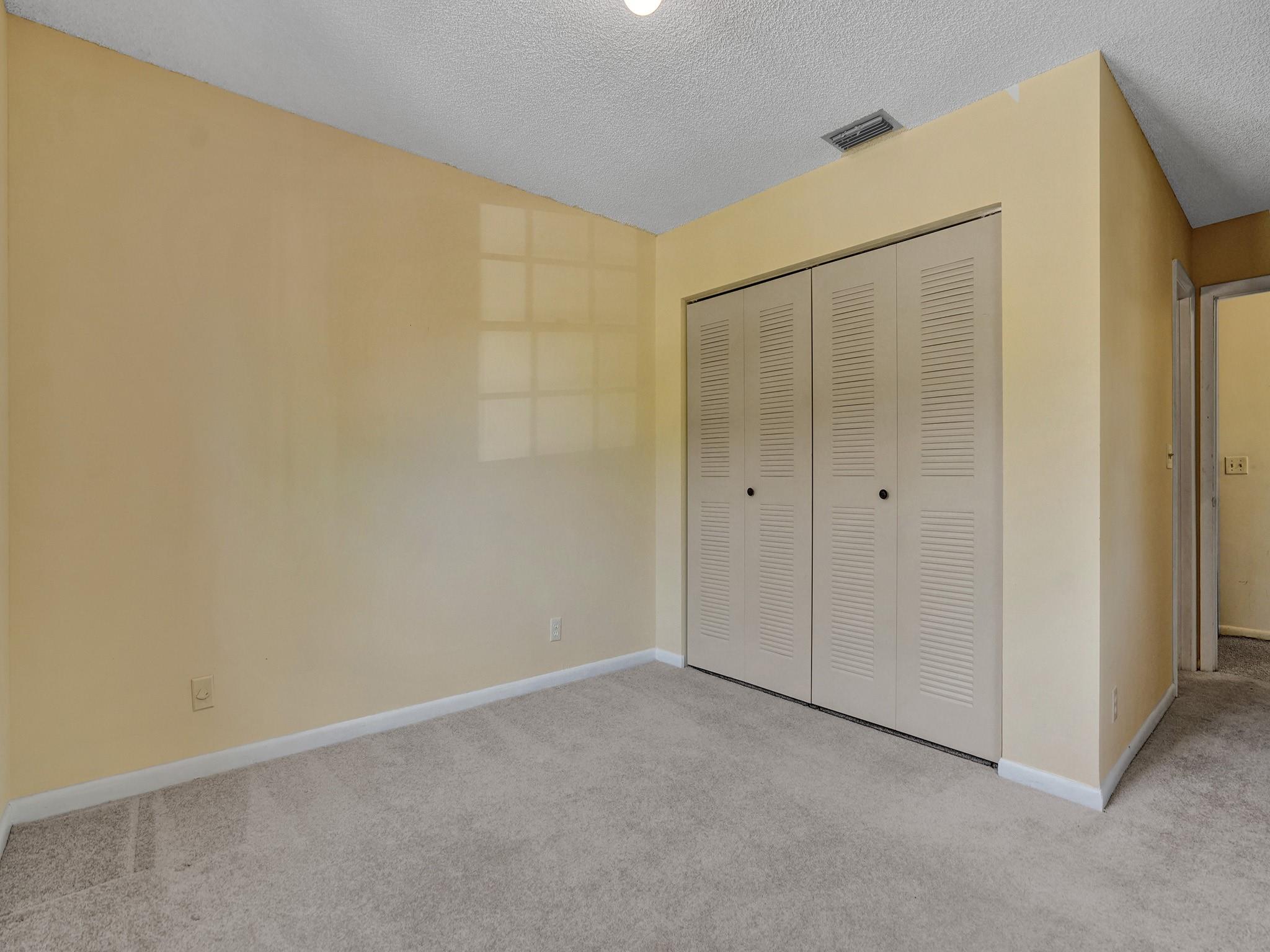LAKEVIEW COURTS AT JACAR - Residential