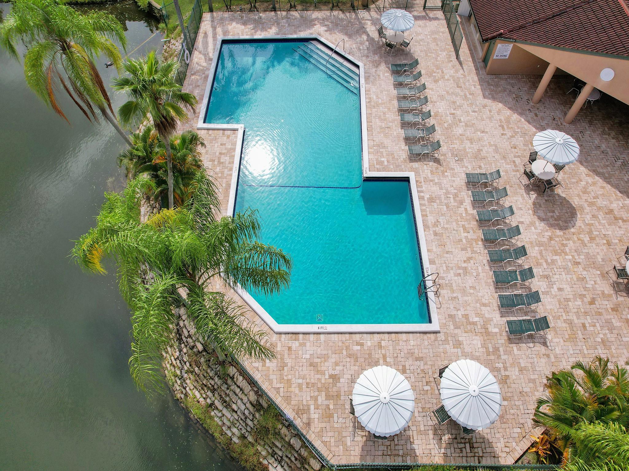 LAKEVIEW COURTS AT JACAR - Residential