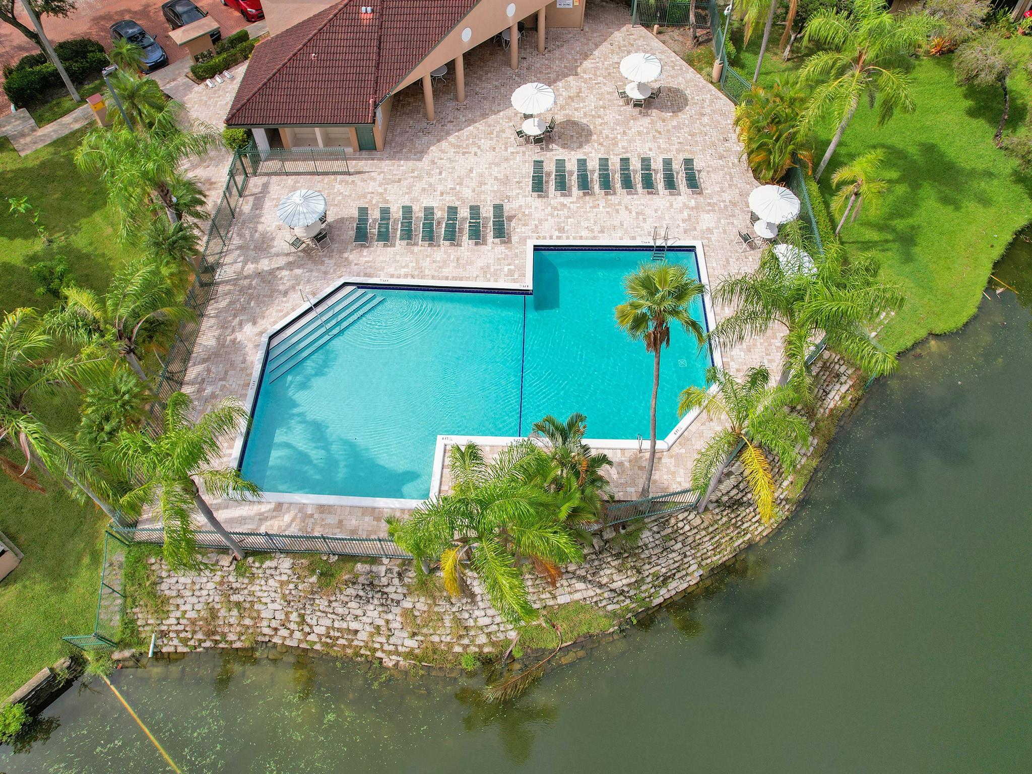 LAKEVIEW COURTS AT JACAR - Residential
