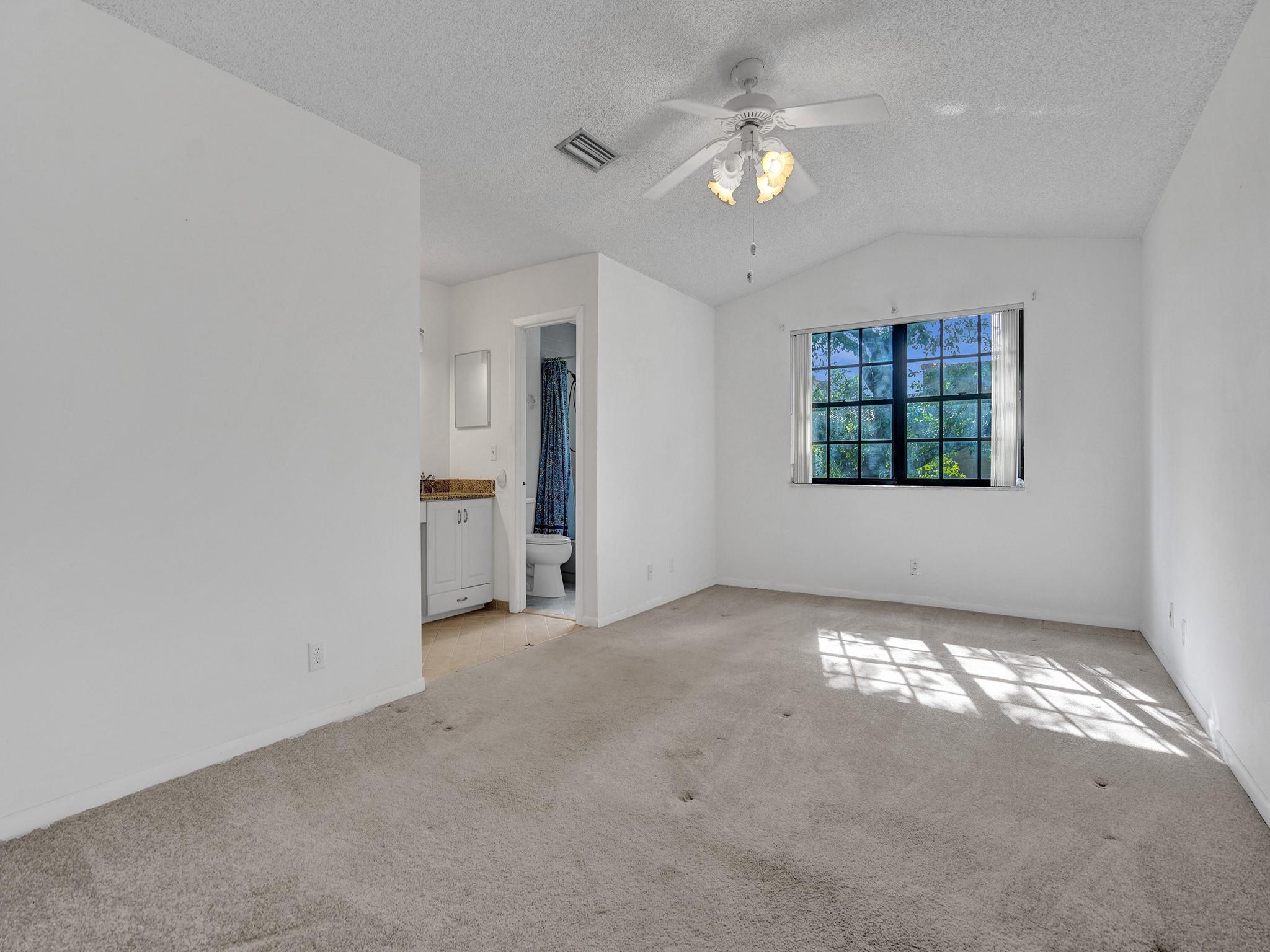 LAKEVIEW COURTS AT JACAR - Residential