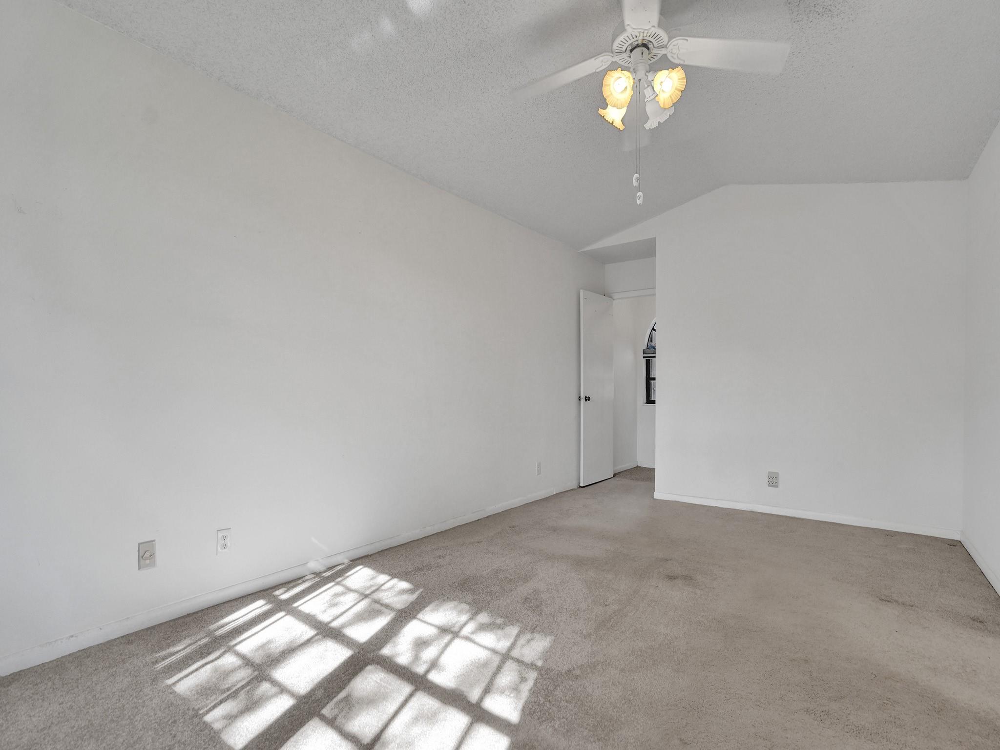 LAKEVIEW COURTS AT JACAR - Residential