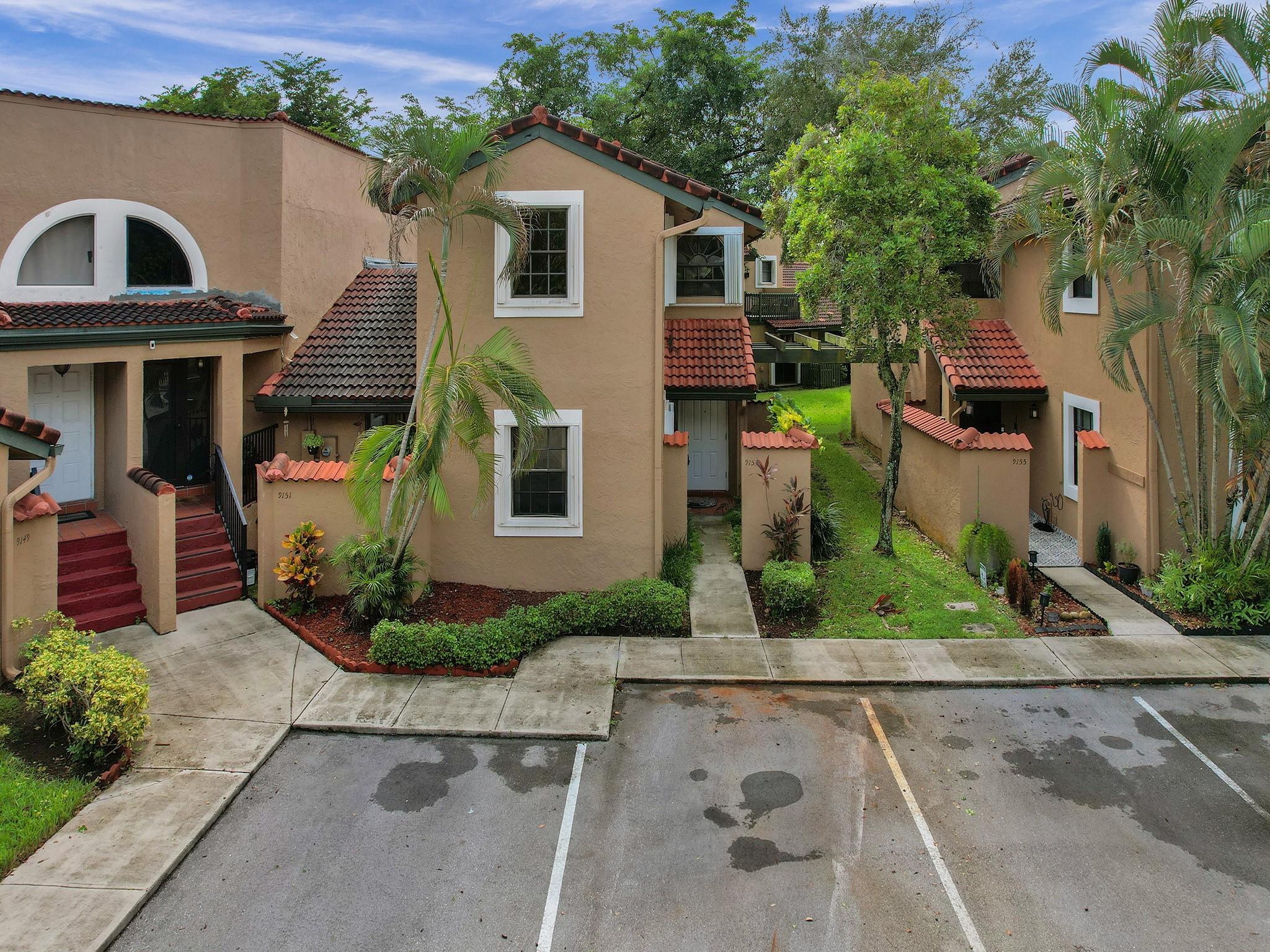 LAKEVIEW COURTS AT JACAR - Residential