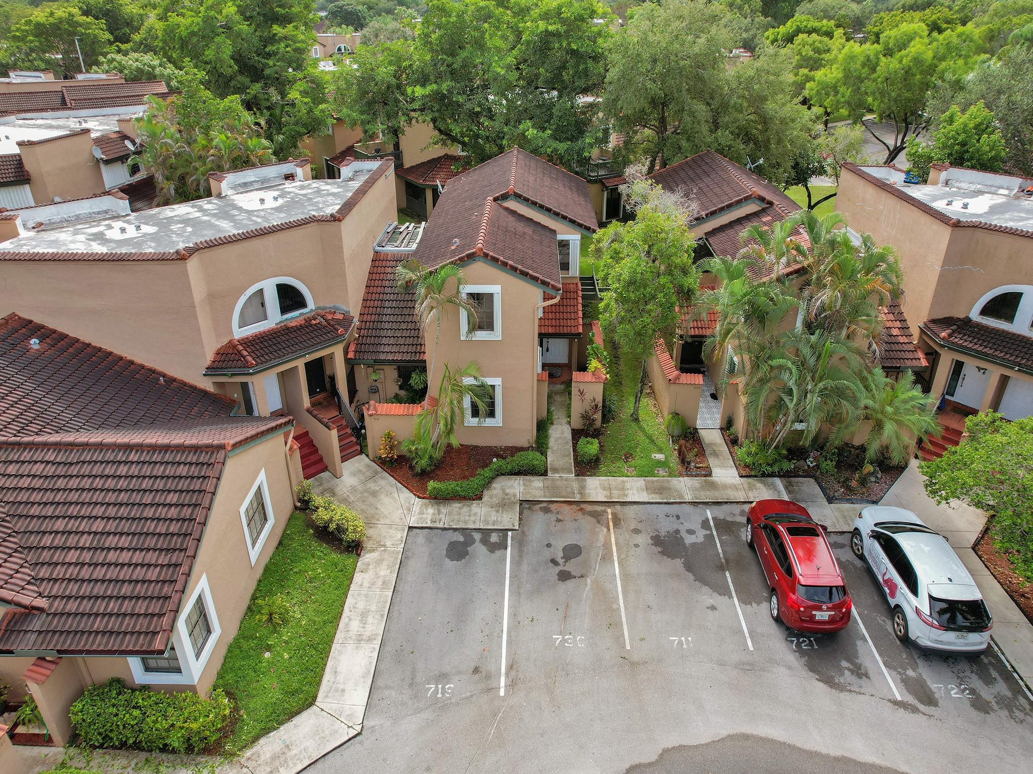 LAKEVIEW COURTS AT JACAR - Residential