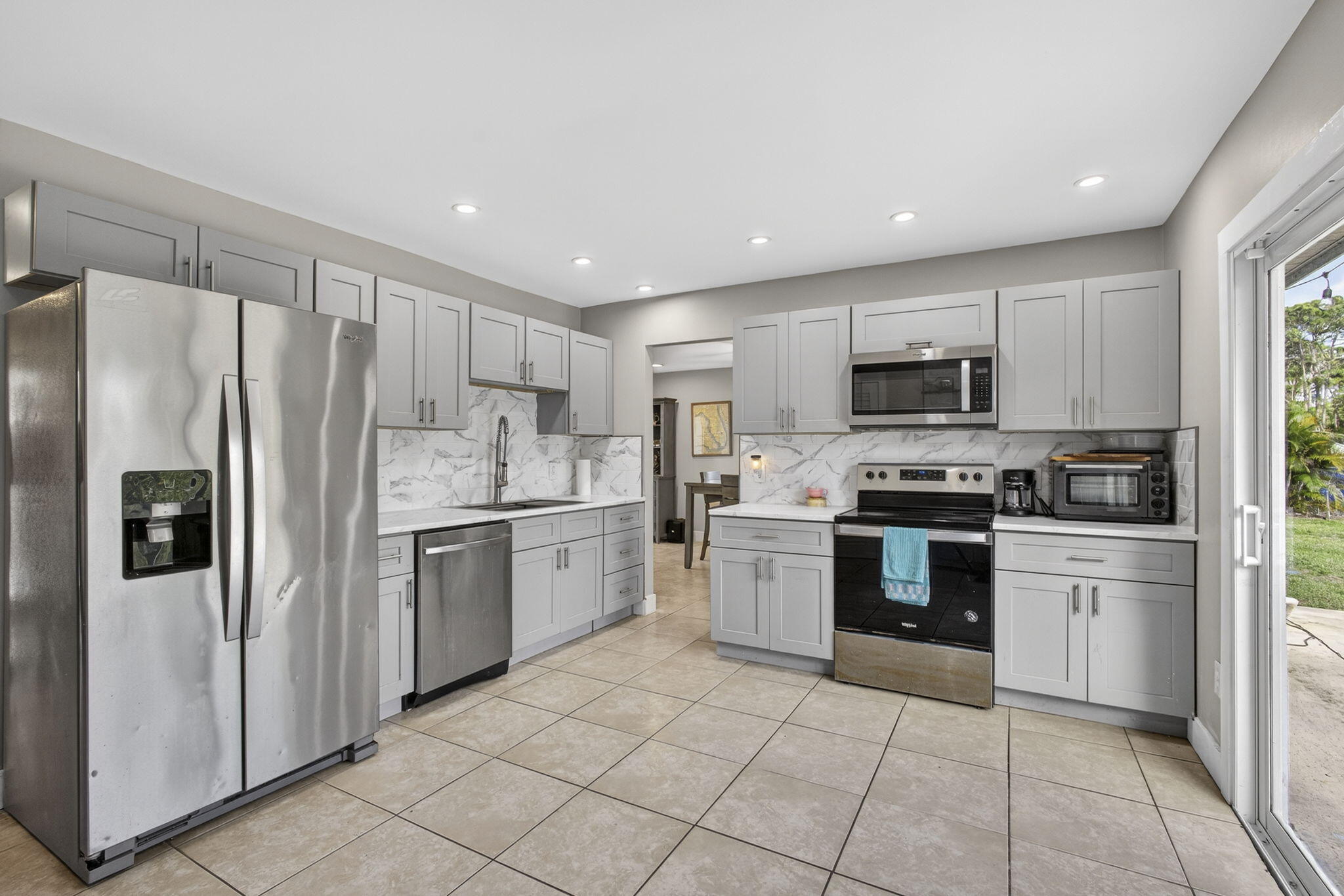 34-42-41~ N 241.5 FT OF S 4344.5 FT OF W 209 FT OF - Residential