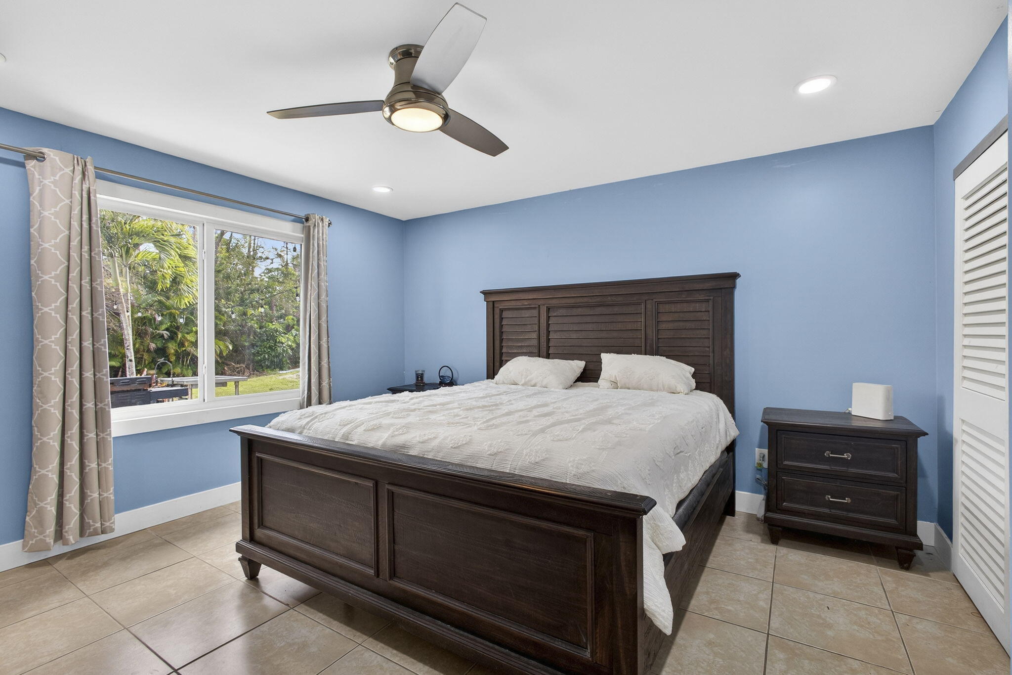 34-42-41~ N 241.5 FT OF S 4344.5 FT OF W 209 FT OF - Residential