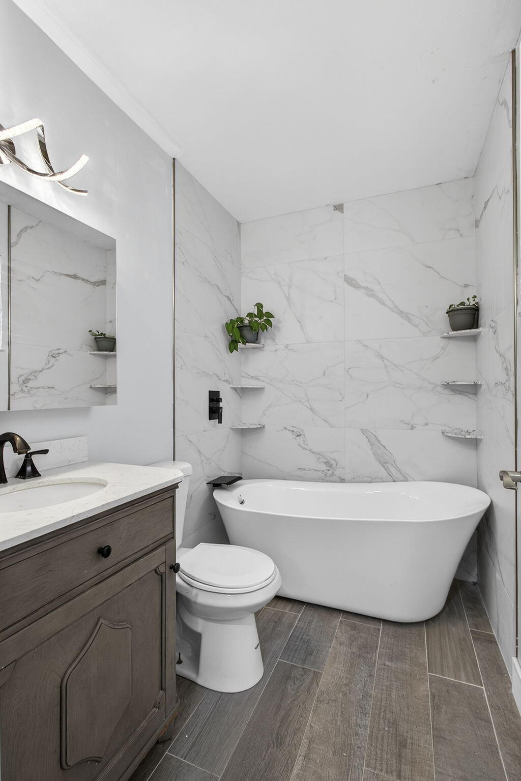 34-42-41~ N 241.5 FT OF S 4344.5 FT OF W 209 FT OF - Residential