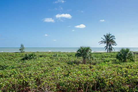 A home in Hutchinson Island