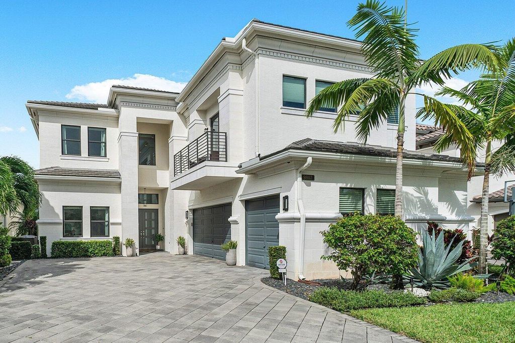 Photo of 9807 Vitrail Lane, Delray Beach, FL 33446 (MLS # R11031109)